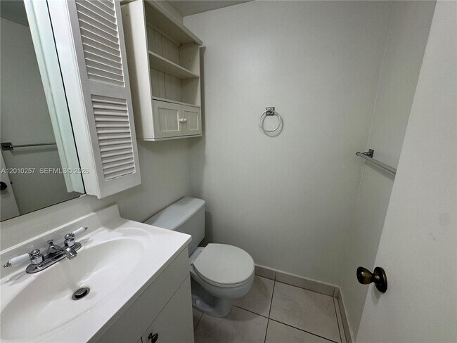 Foto del edificio - 7725 SW 86th St