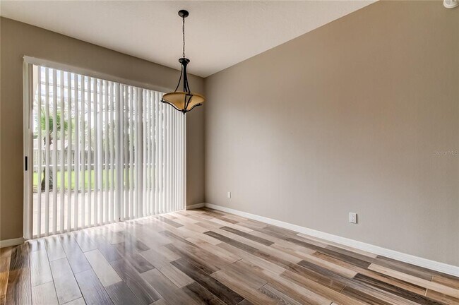 Building Photo - 9810 Bennington Dr