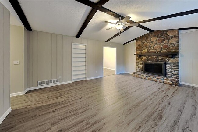 Foto del edificio - 6659 Kellogg Dr