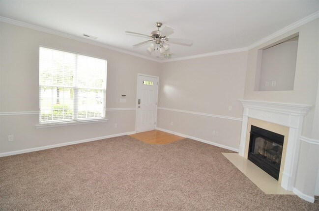 Building Photo - 205 Hamlet Park Dr