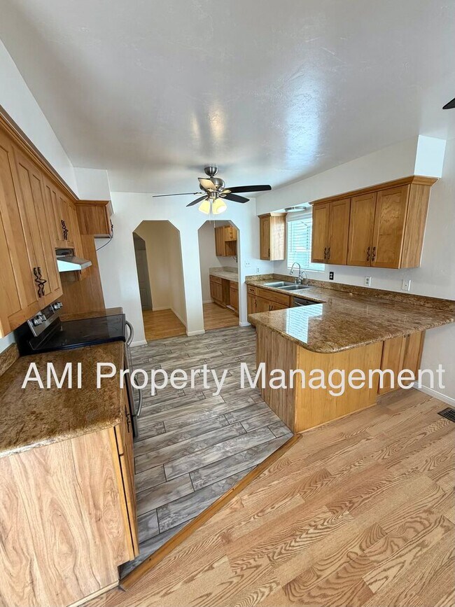Building Photo - 2065 Eula Ln