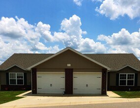 Building Photo - 190 Lyle Curtis Cir