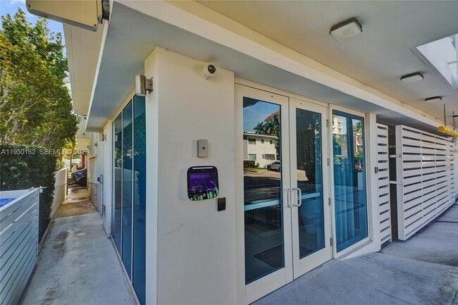 Foto del edificio - 1170 101st St