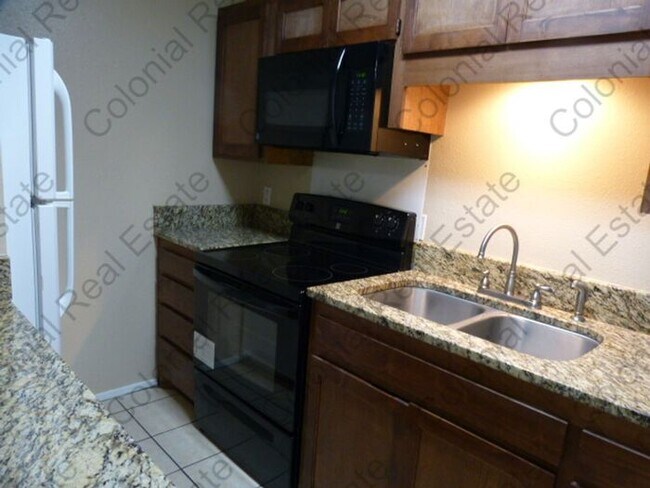 Foto del edificio - 1 bedroom 1 bathroom apartment for rent, granite, central heat and air, community laundry room on...