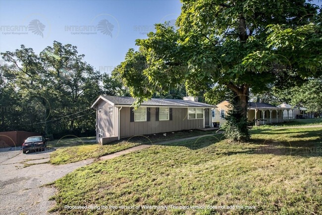 Building Photo - 4809 Farley Ave