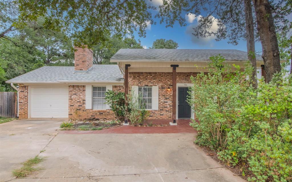 Primary Photo - 106 Grand Canyon Dr