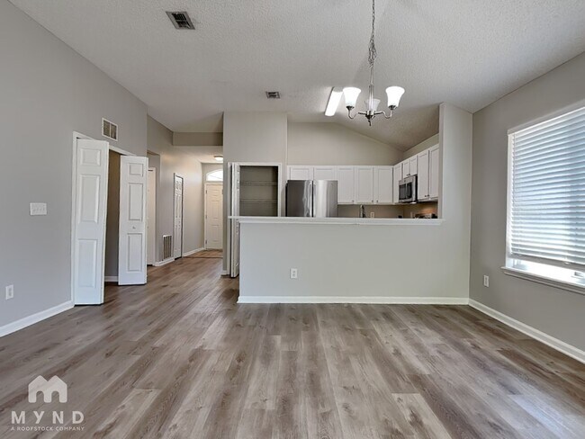 Foto del edificio - 4303 Campus Hills Cir