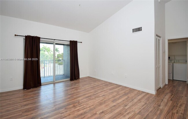 Foto del edificio - 631 SW 111th Ln