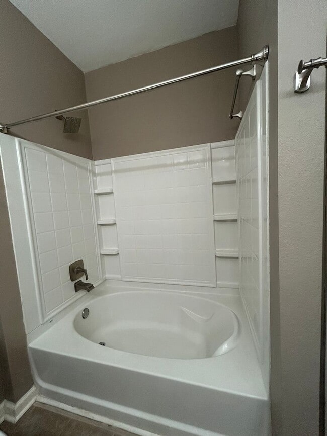 Building Photo - CONDO UNIT IN DENHAM SPRINGS