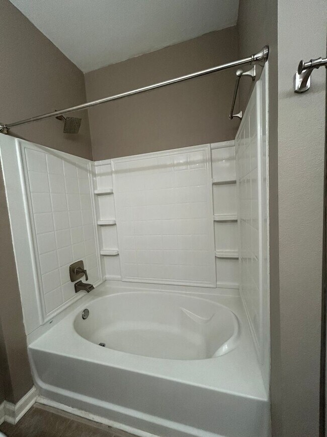 Foto del edificio - CONDO UNIT IN DENHAM SPRINGS