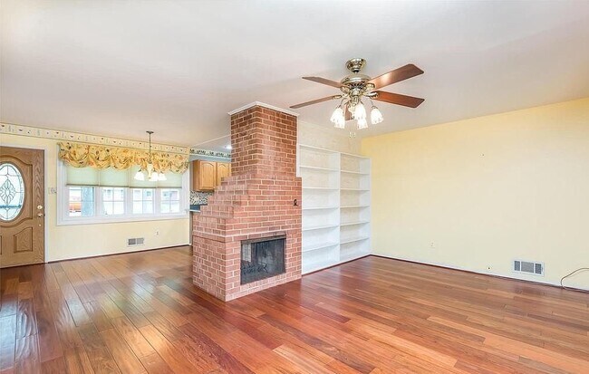 Foto del edificio - 14612 Batavia Dr