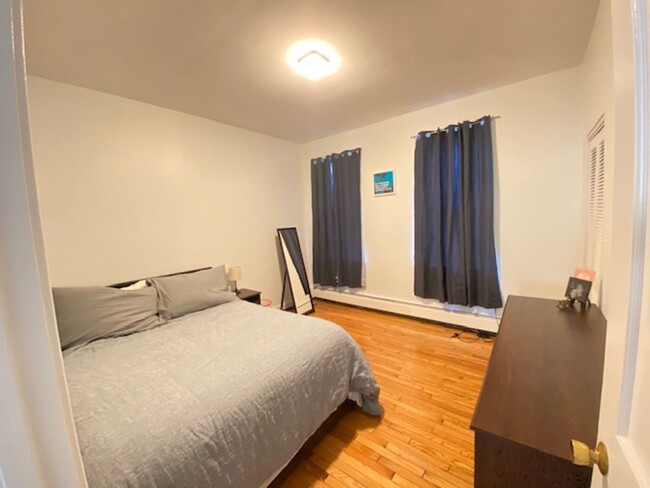 Building Photo - HOT ALLSTON LISTING!!!!