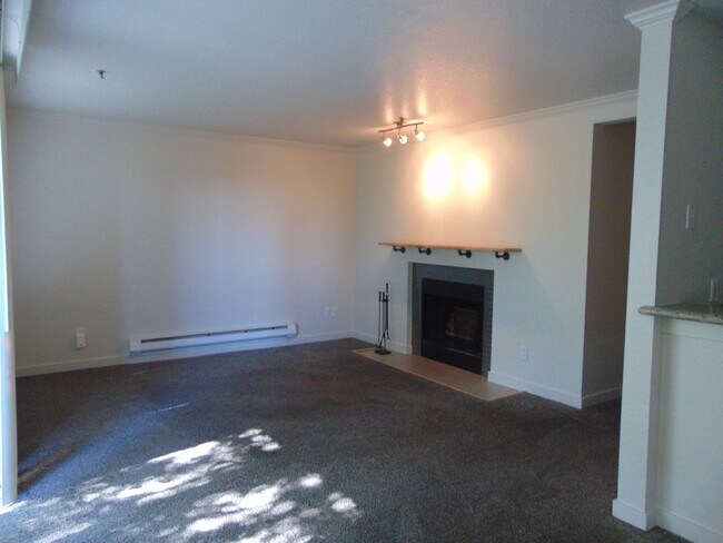 Foto del edificio - 2 Bedroom/1 Bath Luxury Beacon Hill Condo,...