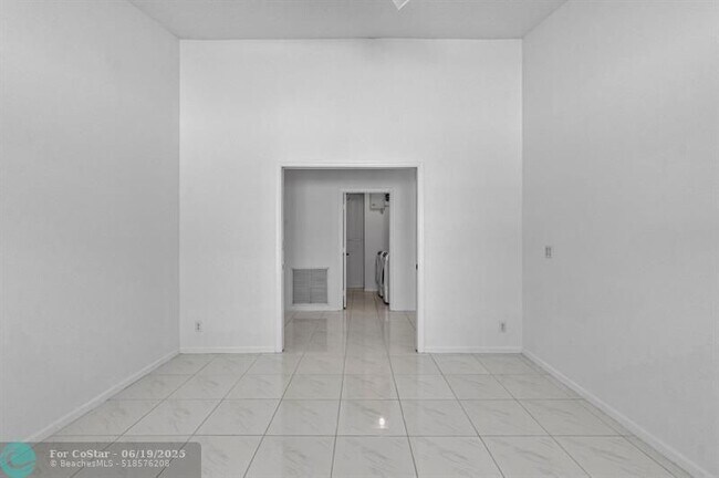 Foto del edificio - 9631 Orchid Grove Trail