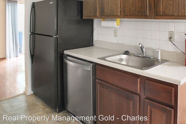 Building Photo - 3 br, 2.5 bath House - 10039 Campus Way South