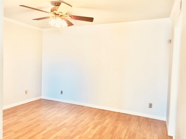 Foto del edificio - 2750 Holly Hall St