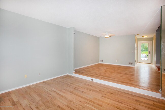 Foto del edificio - 1301 W Union Ln