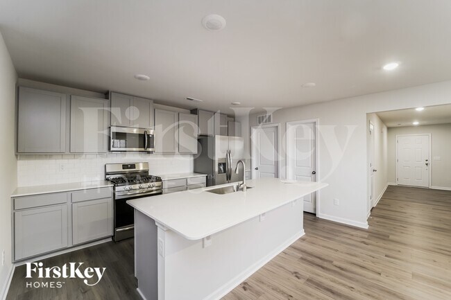 Building Photo - 388 Hollingswood Dr