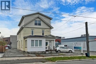 Building Photo - 15 Colborne St E