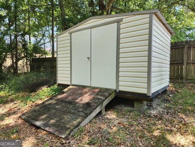 Building Photo - 7184 Village Loop