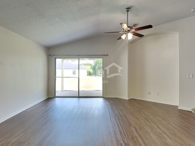 Foto del edificio - 3584 Shrewsbury Dr