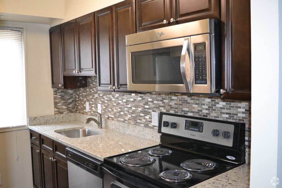 Kings Park Plaza Apartment Homes Rentals Hyattsville, MD