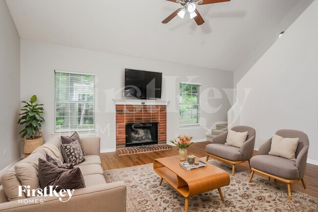 Foto del edificio - 4381 Whispering Bend Dr