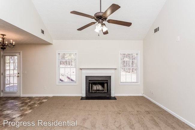 Building Photo - 10 Stone Ridge Dr