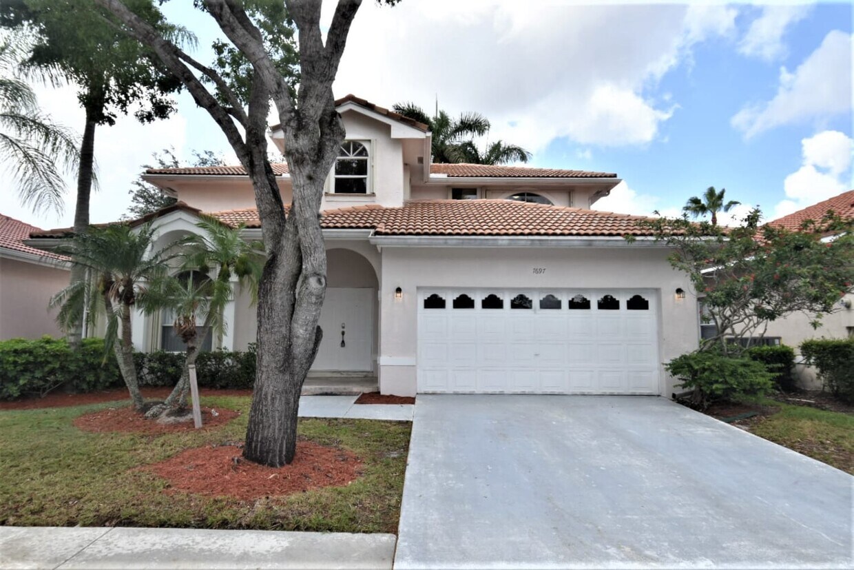 Primary Photo - 7697 Highlands Cir