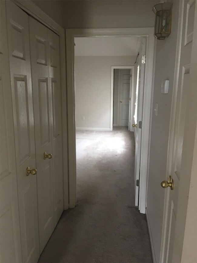 Foto del edificio - 6891 Manslick Rd