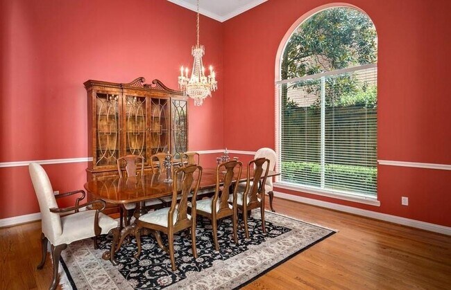 Foto del edificio - 5318 Val Verde St