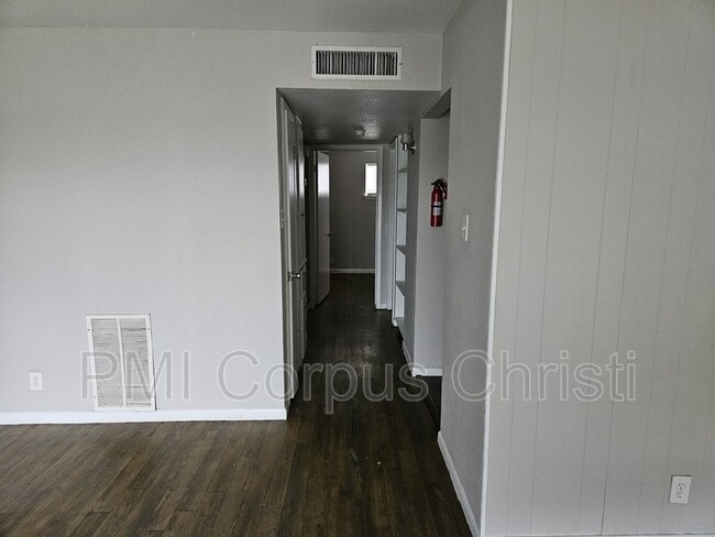 Building Photo - 3253 S Staples St