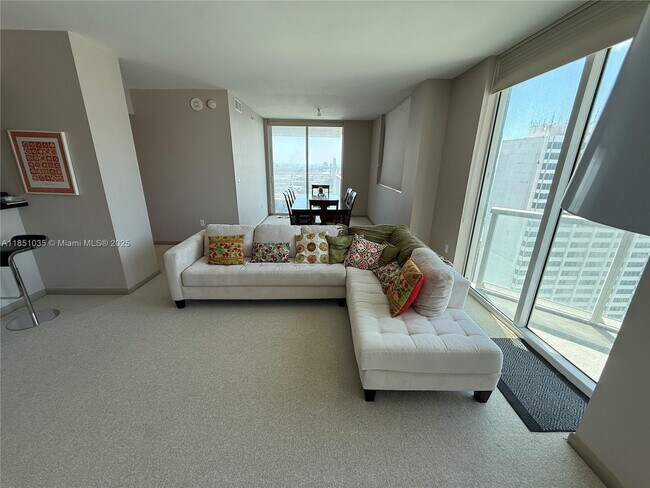 Foto del edificio - 253 NE 2nd St