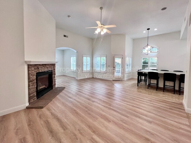 Building Photo - 1030 E Royal Dornoch Ave