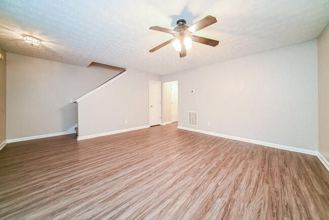 Building Photo - 1351 Hollenbeck Ln