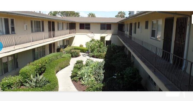Foto del edificio - 728 Cedar Ave