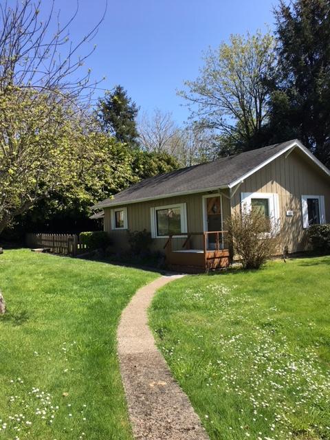Primary Photo - 328 NE Alder Street