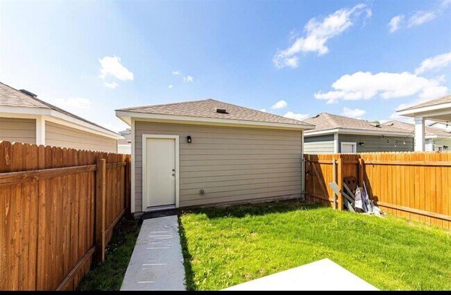 Foto del edificio - 2013 Arendale Dr