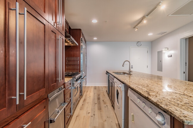 Kitchen cabinets - 1120 E Kennedy Blvd