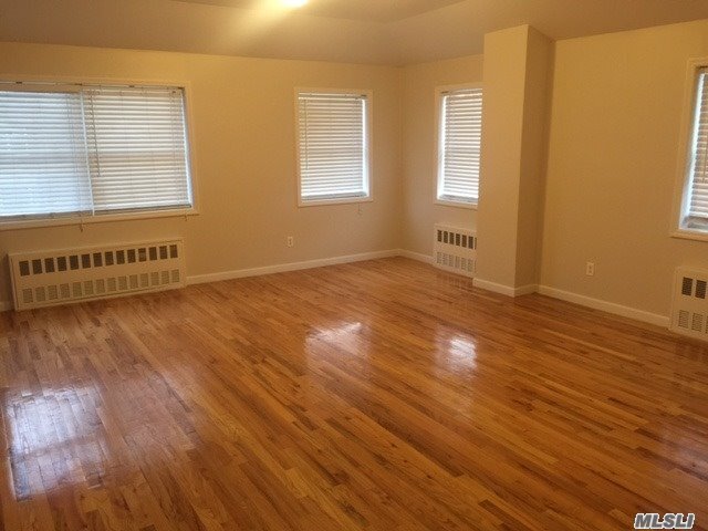 Foto del edificio - 253-15-253-60 60th Ave