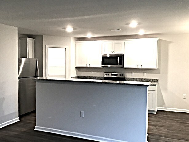 Building Photo - 7141 Spaniel Ct