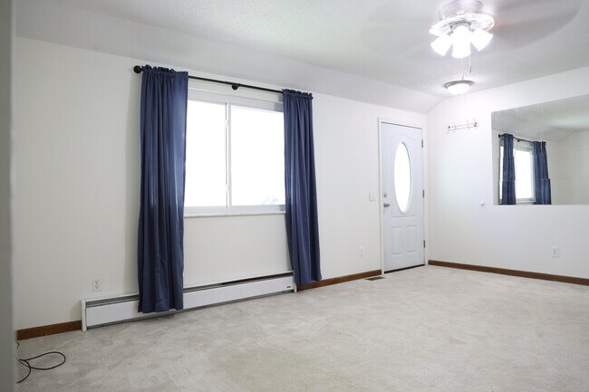 Building Photo - 303 Old English