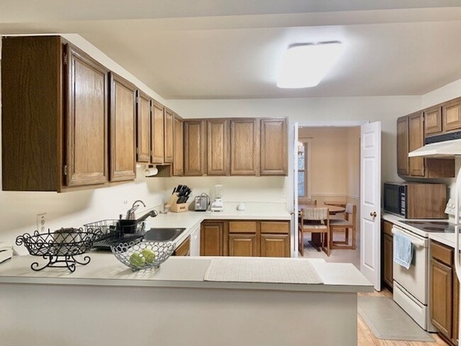 Building Photo - Beautiful home in North Bethesda with atta...