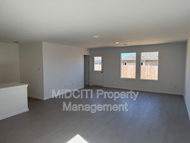 Foto del edificio - 9161 Luciano Pl