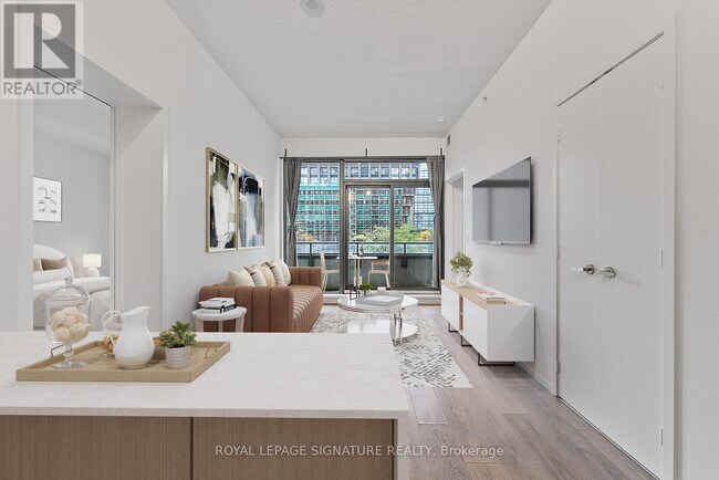 Building Photo - 159 Dundas St E