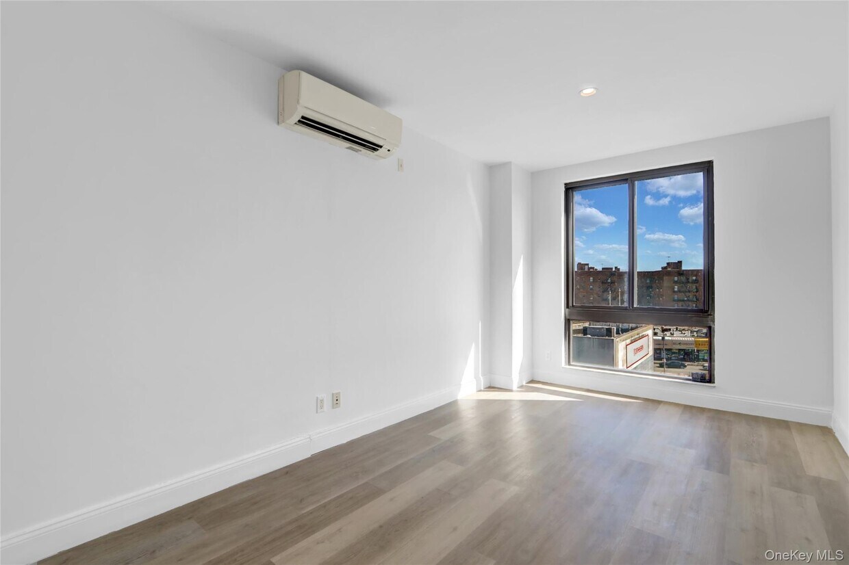 Foto principal - 4516 83rd St