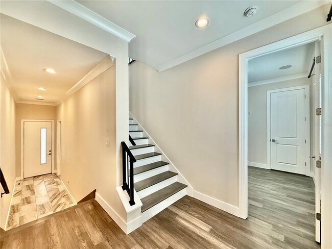 Building Photo - 4910 W McElroy Ave