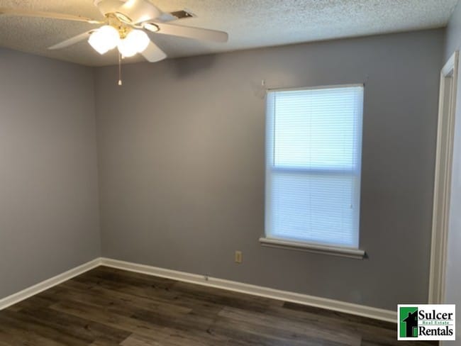 Building Photo - Completely Renovated 3BR 2BA House