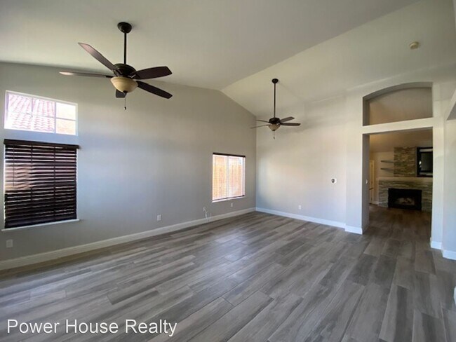 Building Photo - 4 br, 2 bath House - 4319 Stride Way