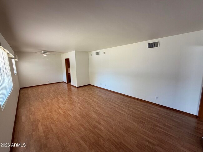 Foto del edificio - 3416 N 43rd Pl